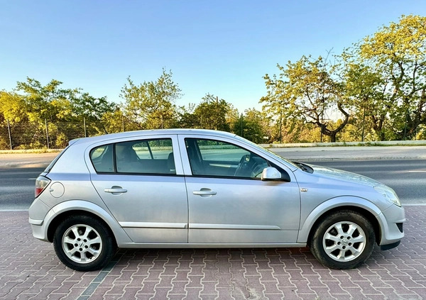 Opel Astra cena 10900 przebieg: 201300, rok produkcji 2008 z Szczecin małe 79